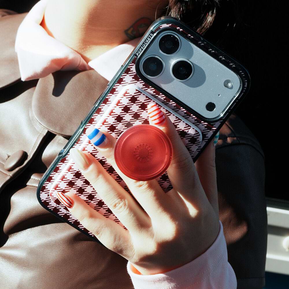 Black Cherry Gingham — iPhone 17 Pro Max MagSafe Case - US 09036